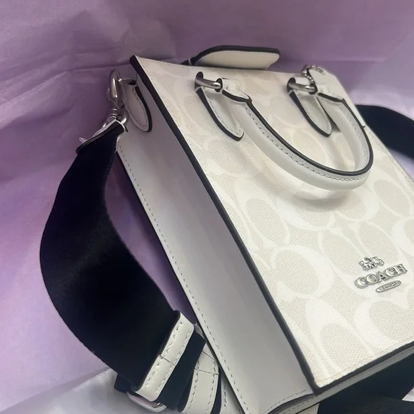 🆕🛍️Coach 🛍️🆕 - Picture 12 of 17